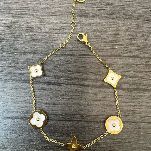 Authentic gold plated Louis Vuitton bracelet - Picture 5 of 12